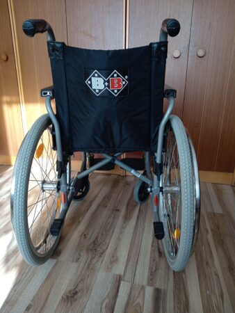 Predám mechanický invalidný vozík