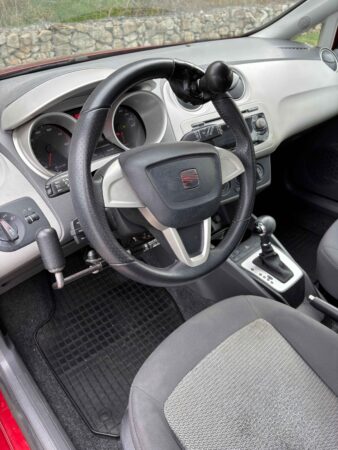 Seat Ibiza s ručným ovládaním pre ZŤP