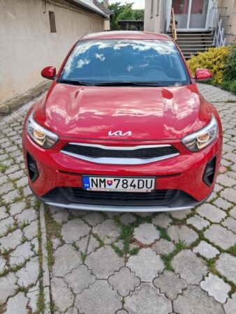 Kia Stonic s presadacím zariadením spredu